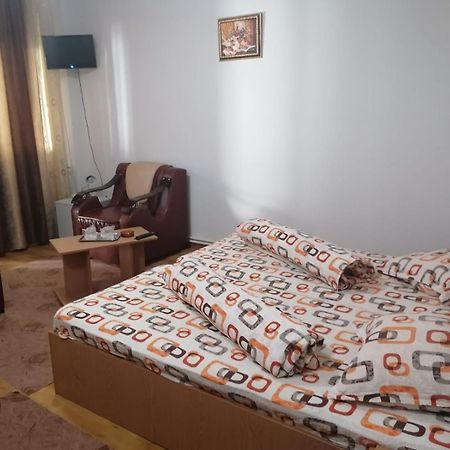 Pensiunea Pomi -Oesti Hotel Albestii Paminteni Bagian luar foto