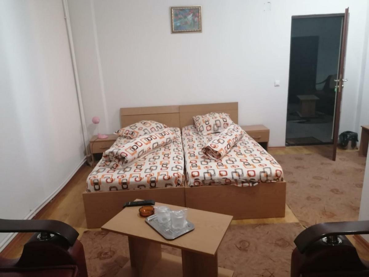 Pensiunea Pomi -Oesti Hotel Albestii Paminteni Bagian luar foto