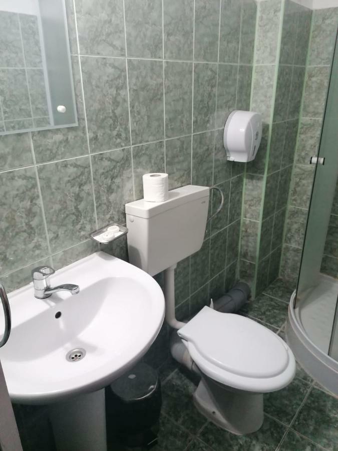 Pensiunea Pomi -Oesti Hotel Albestii Paminteni Bagian luar foto