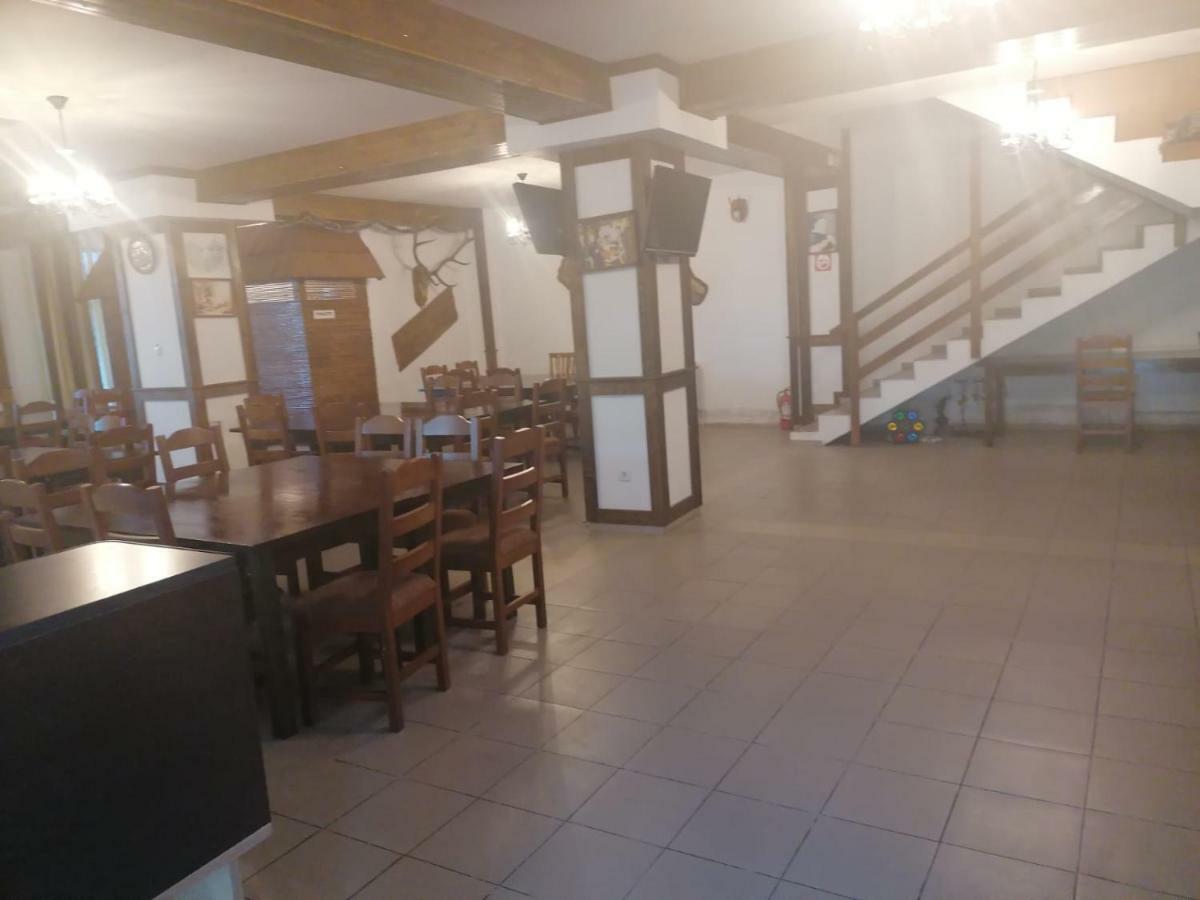Pensiunea Pomi -Oesti Hotel Albestii Paminteni Bagian luar foto